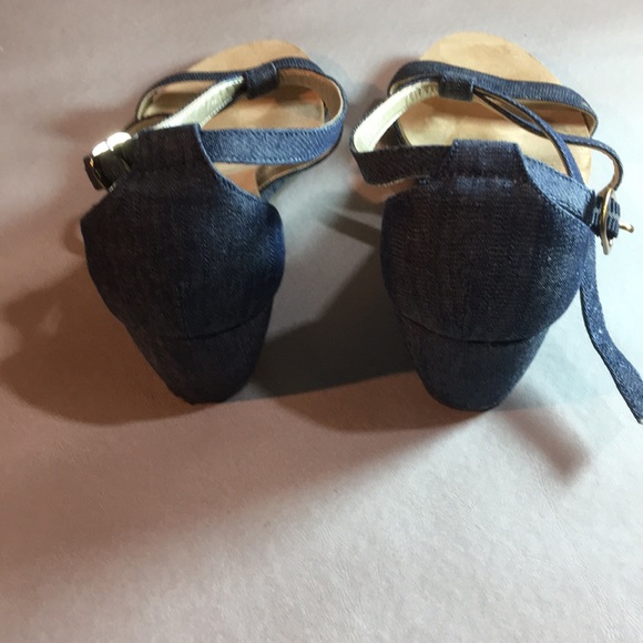 Anne Klein iflex Size 8 Jean & Gold Spring Adjoining T-Strap - Picture 3 of 4